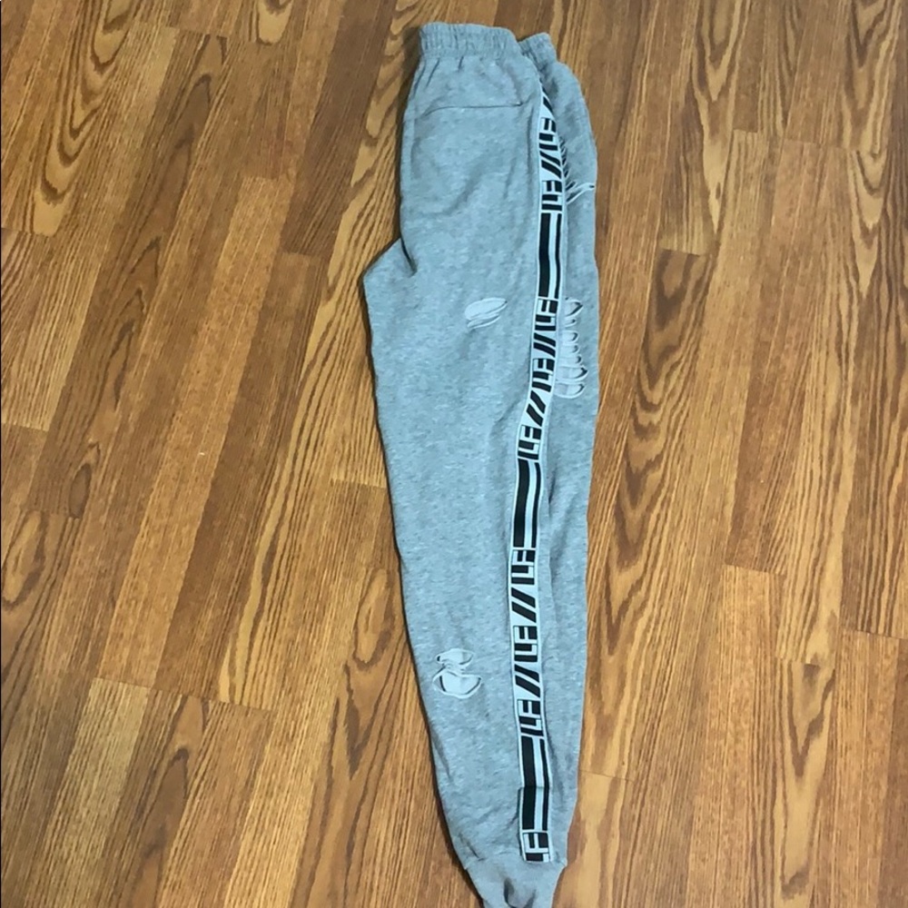 LF - Picture 2 of 2